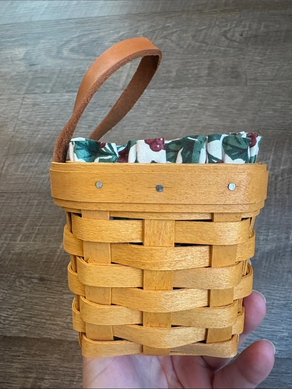 Longaberger Chives Booking Basket 2001 Holly Berry Liner & Protector Handle